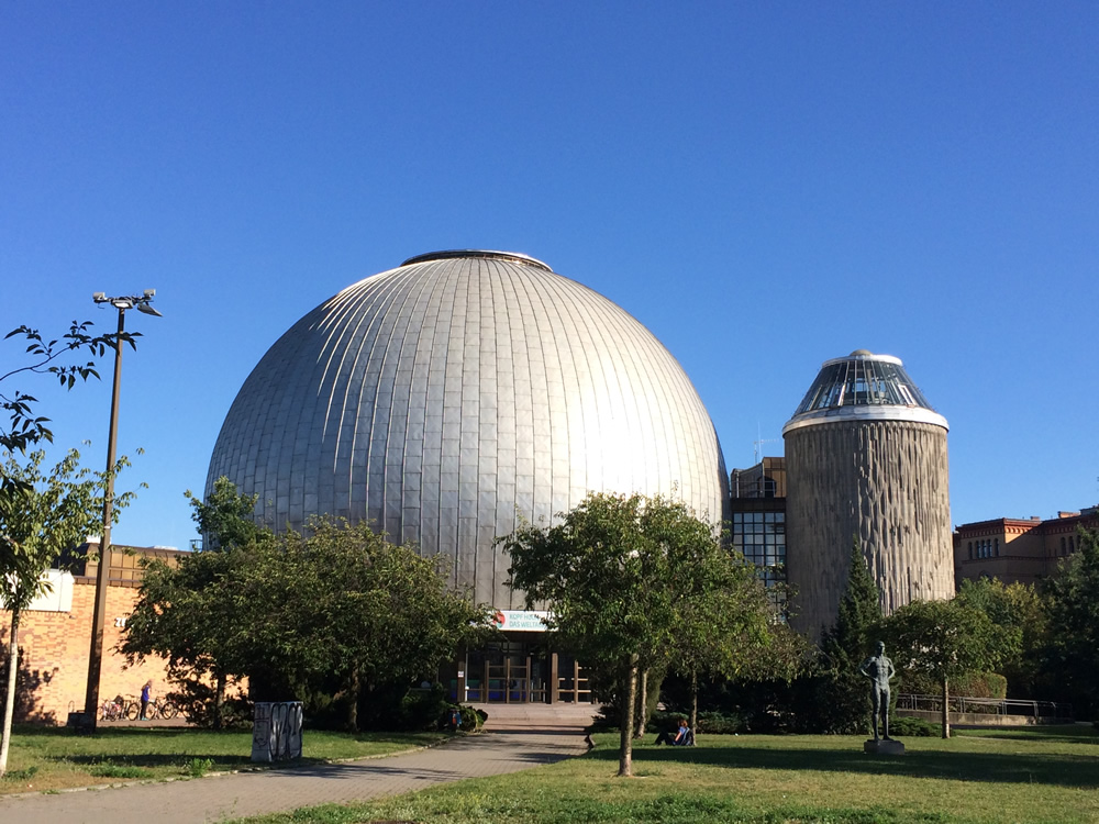 Riapre il Planetario di Berlino.